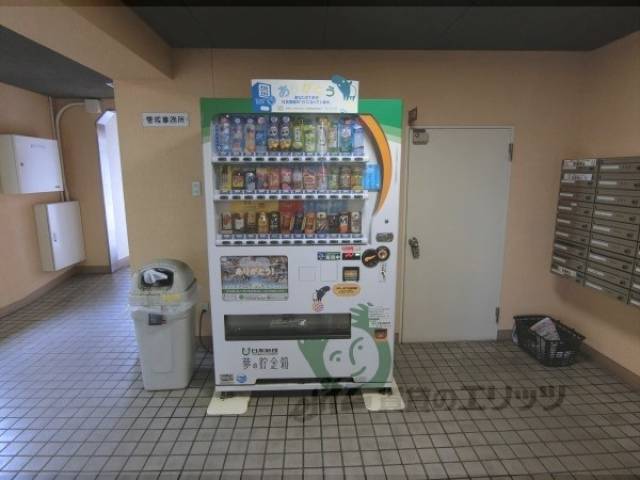 ロビー　自動販売機