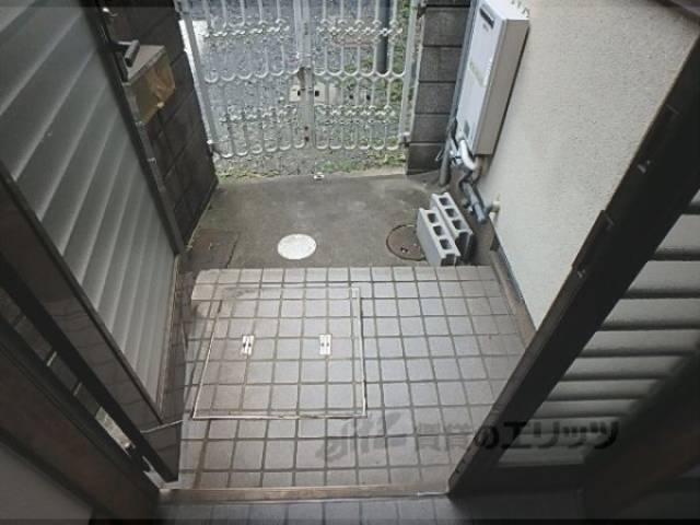 玄関前