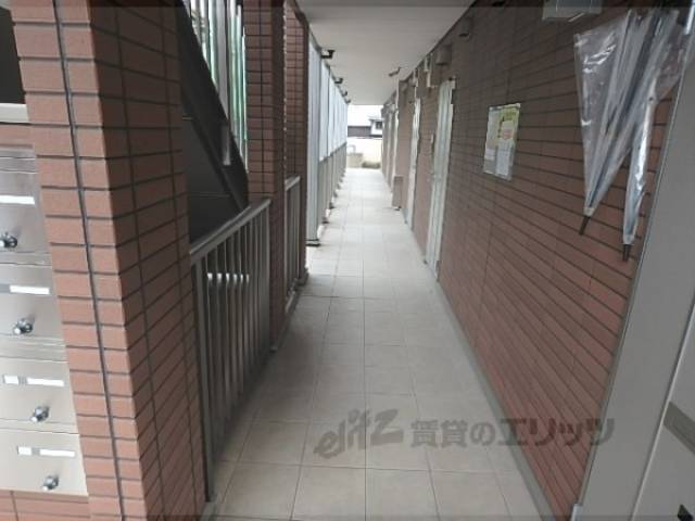 通路　一階廊下