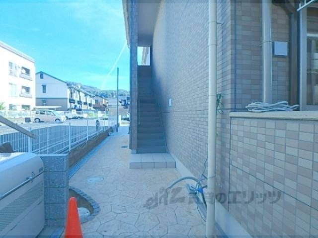 通路　建築中の物件です。