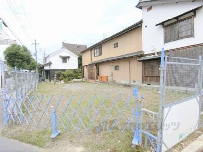 建築中