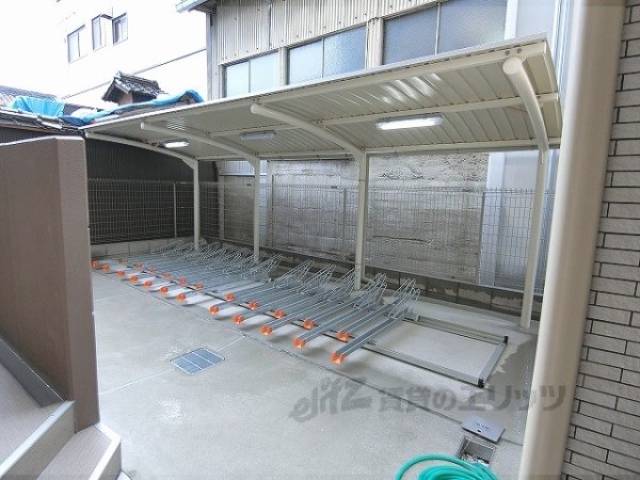 駐輪場　建築中