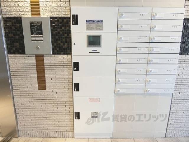 宅配ボックス　建築中