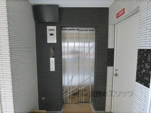 エレベーター　建築中