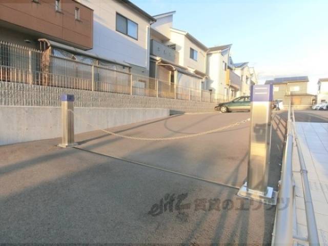 駐車場　ゲート