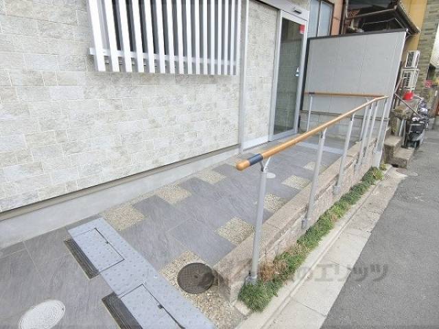 エントランス　スロープ