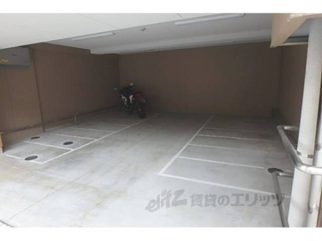 駐輪場　バイク置き場