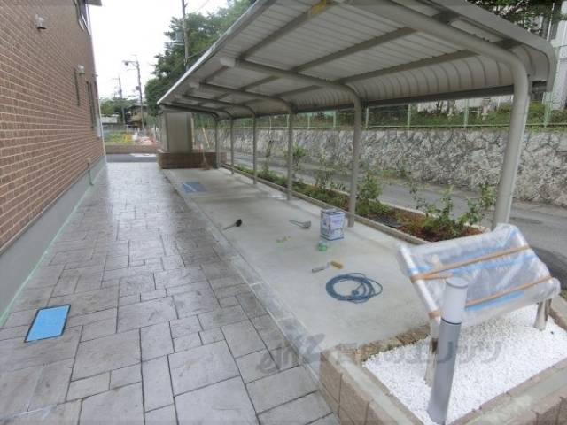 駐輪場　建設中
