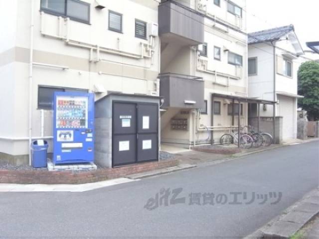 前面道路　西側の入口