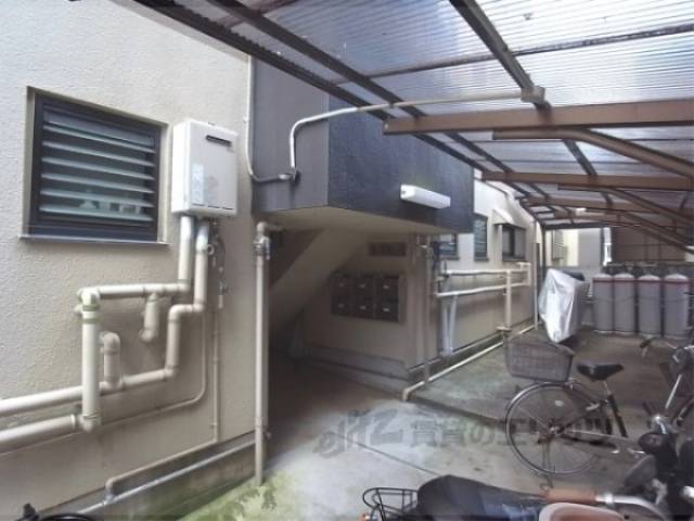 エントランス　東側の入口