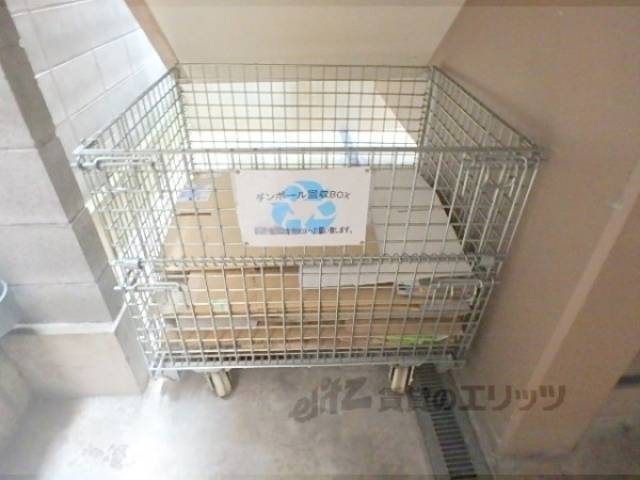 ダンボール回収箱