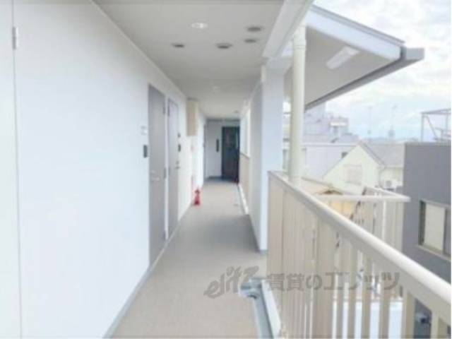廊下　４階