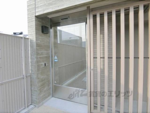 駐輪場　入口
