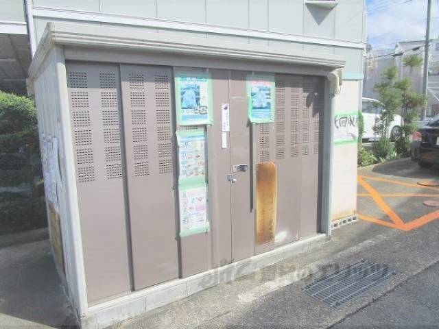 ゴミ置き場　ガス看板