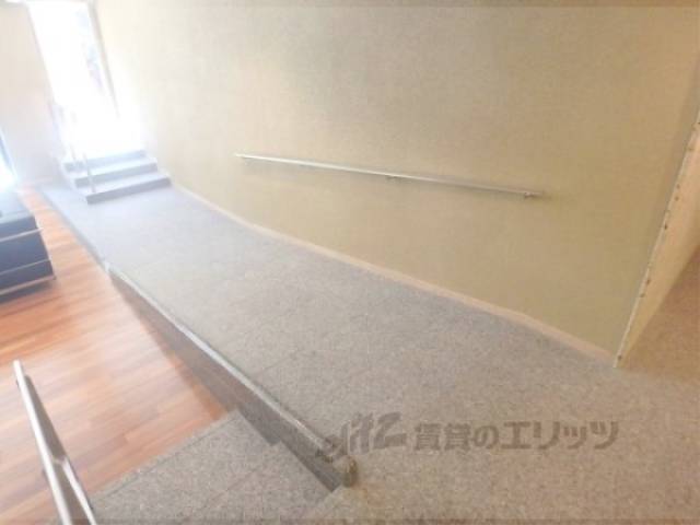 ロビー　バリアフリー