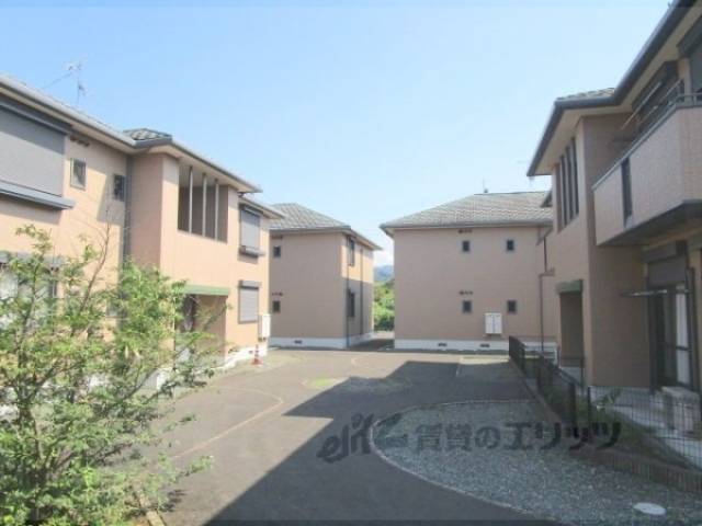 エントランス　中央広場