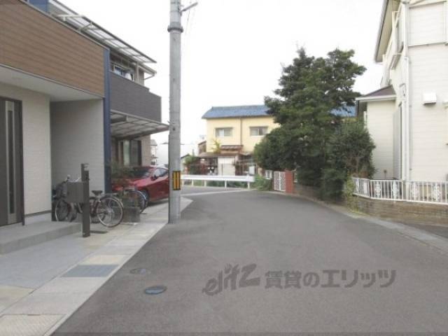 前面道路　裏手