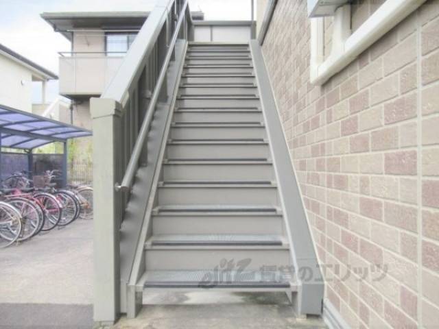 エントランス　階段