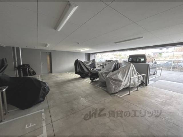 駐輪場　バイク