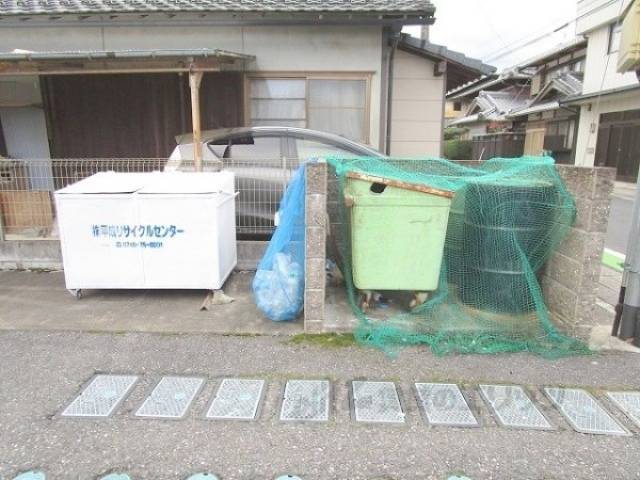 ゴミ置き場