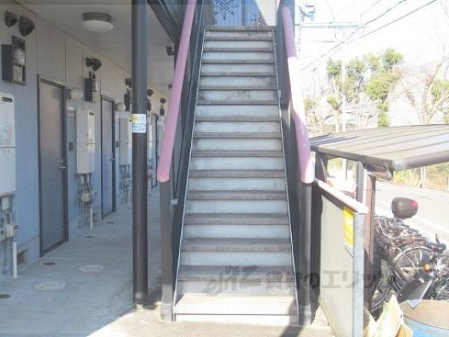エントランス　階段