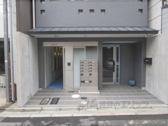 エントランス前