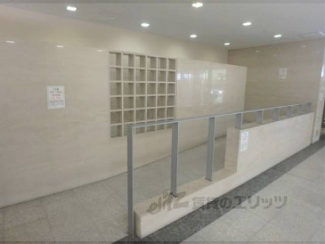 ロビー　スロープ