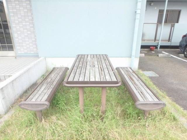 ベンチ