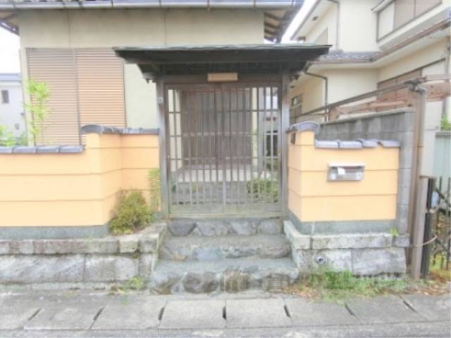 玄関前