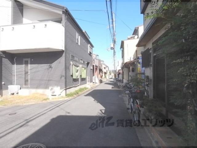 前面道路　右側