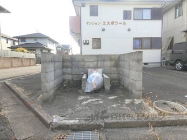 ゴミ置き場