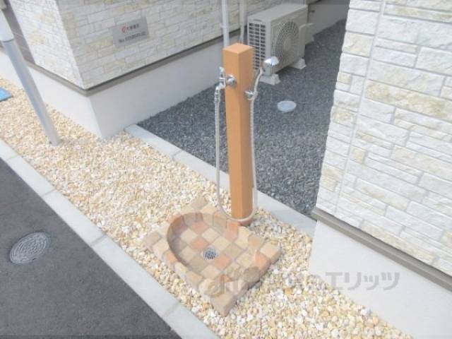 ゴミ置き場　シャワー