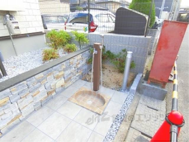 建築中