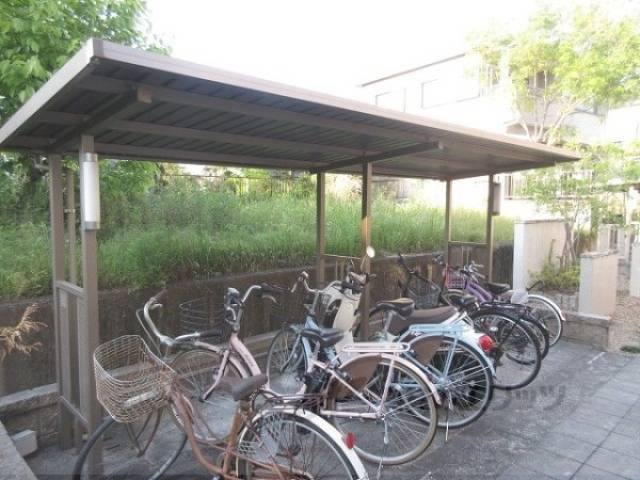 駐輪場　1