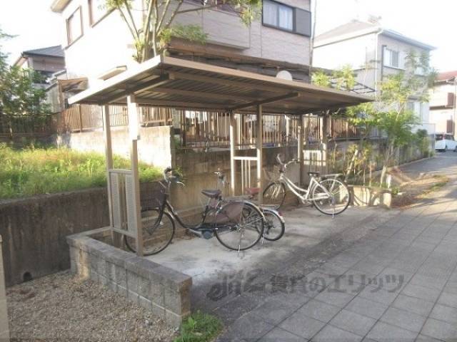 駐輪場　2