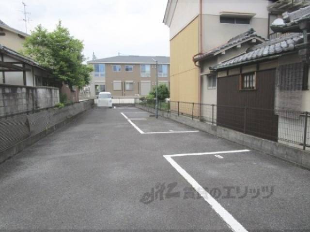 駐車場　1