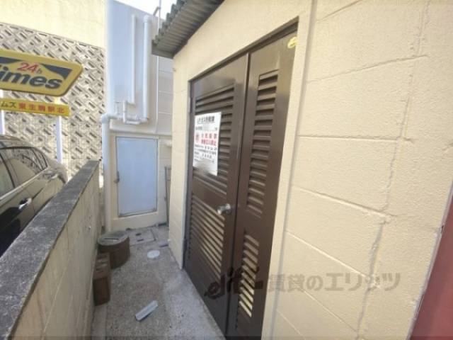 プロパンガス置き場