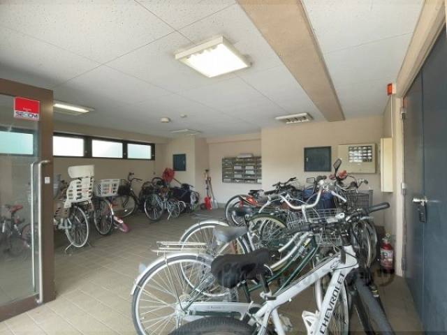 ロビー　駐輪場