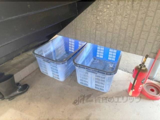 ゴミ置き場　缶　ビン