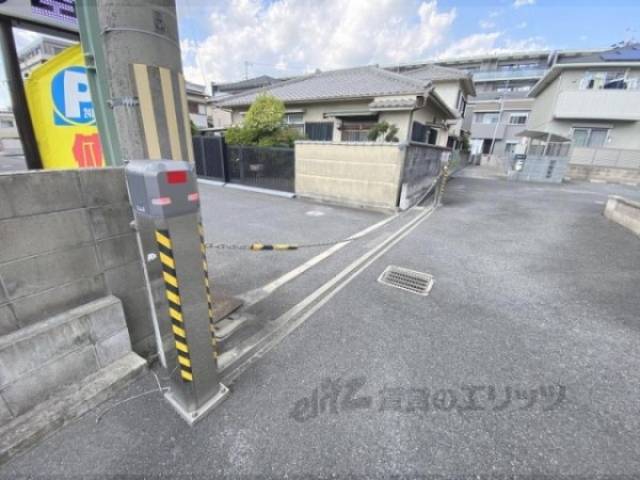 駐車場　ゲート