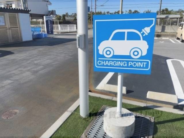 電気自動車用充電器　一つ