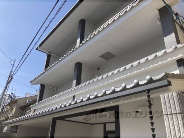 瓦 景観条例に則りこだわりを見せています