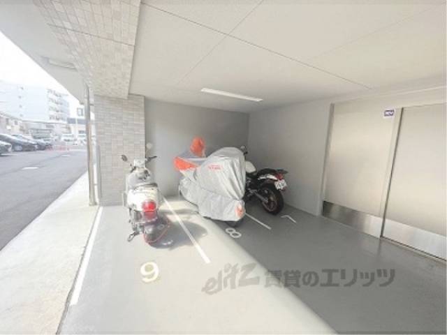 駐車場　バイク置場
