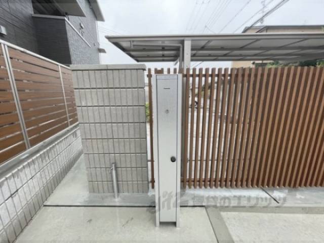 駐車場　電気自動車充電器