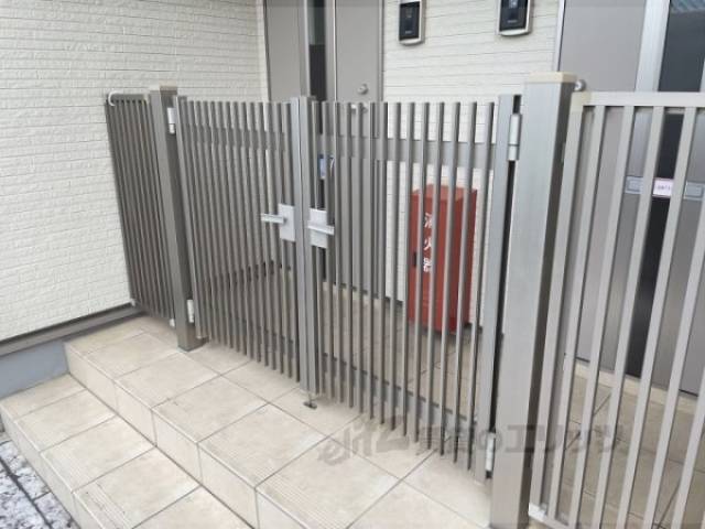 門