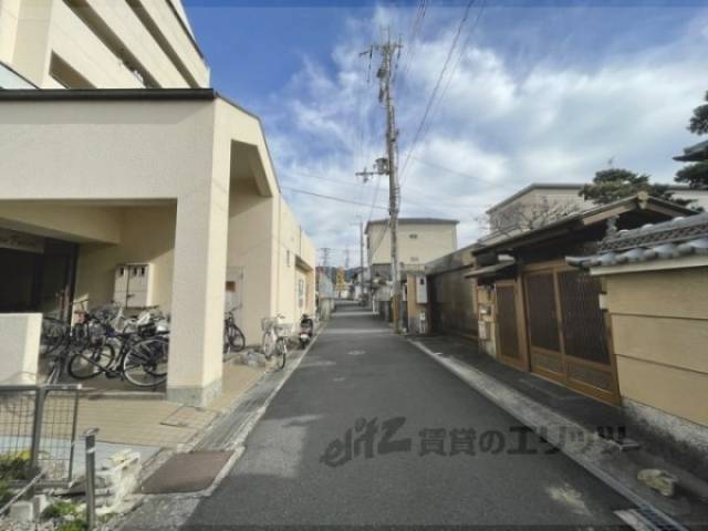 前面道路　南側