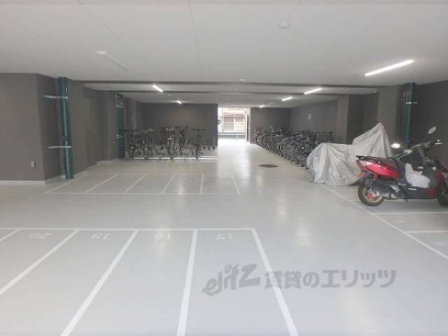 駐輪場　屋内