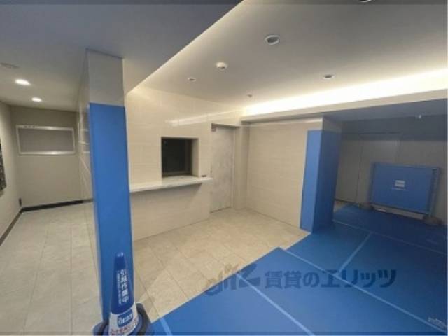 ロビー　非常用ベル