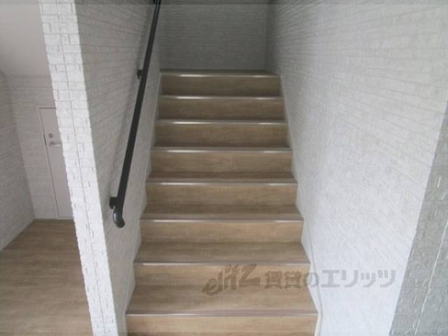 階段　1階から2階