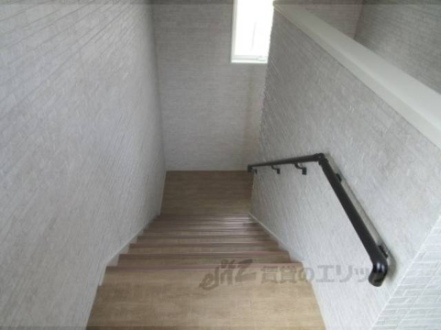 階段　2階から1階